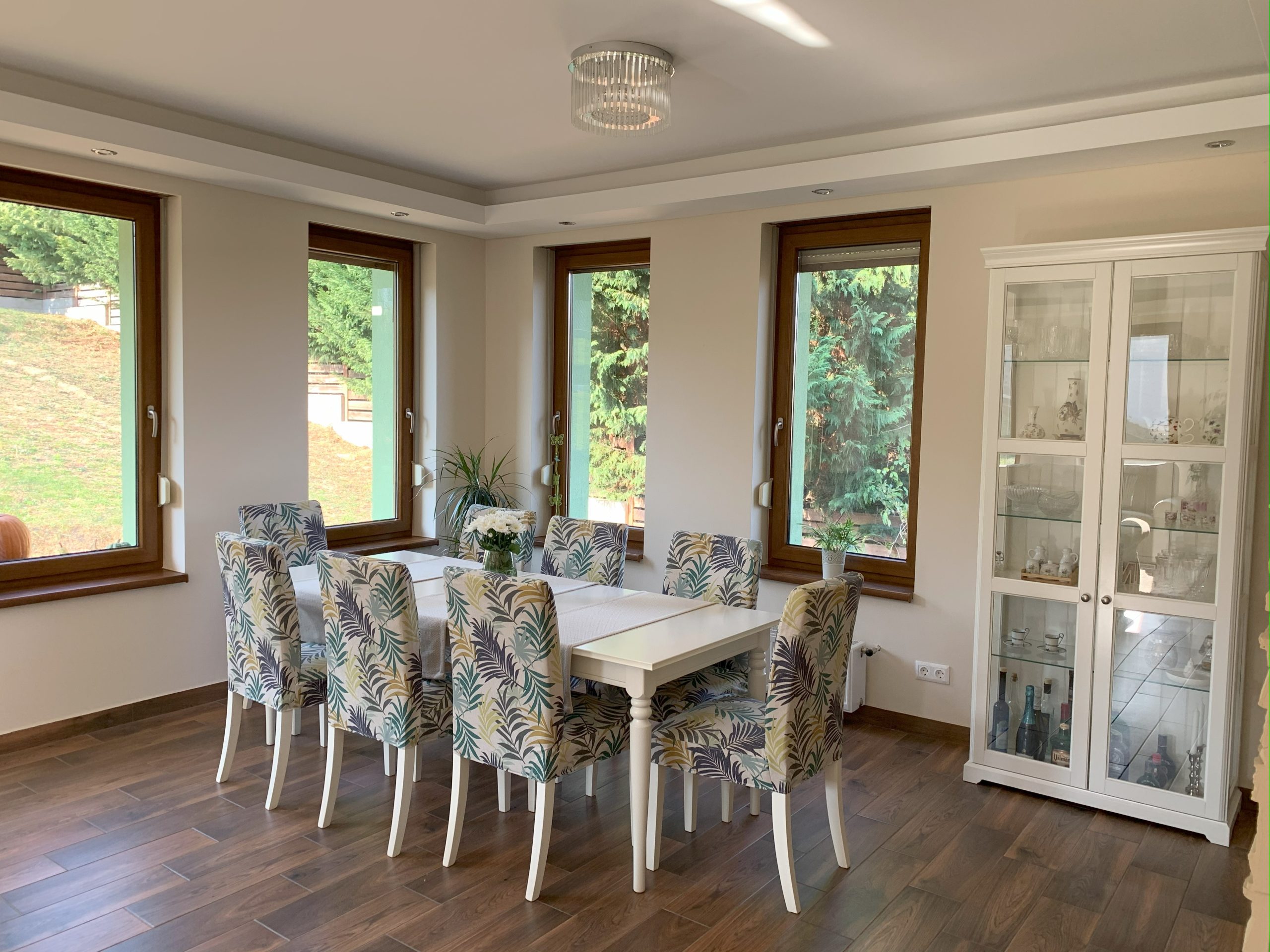 setting up a serving cabinet, a dining table