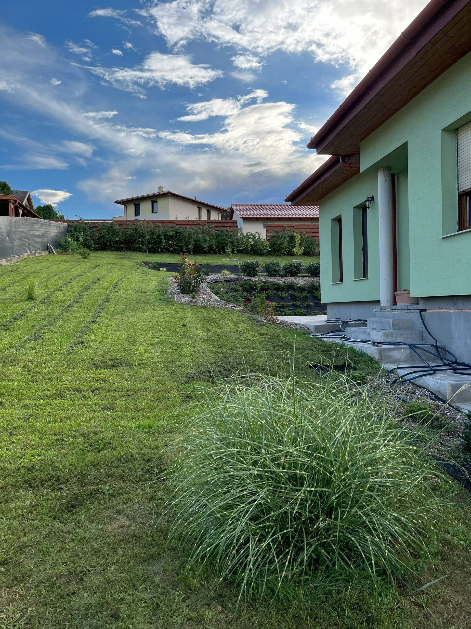 mowing, garden maintenance, pruning, mulching